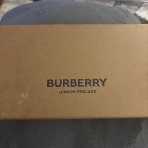 Burberry Wrisslet.
